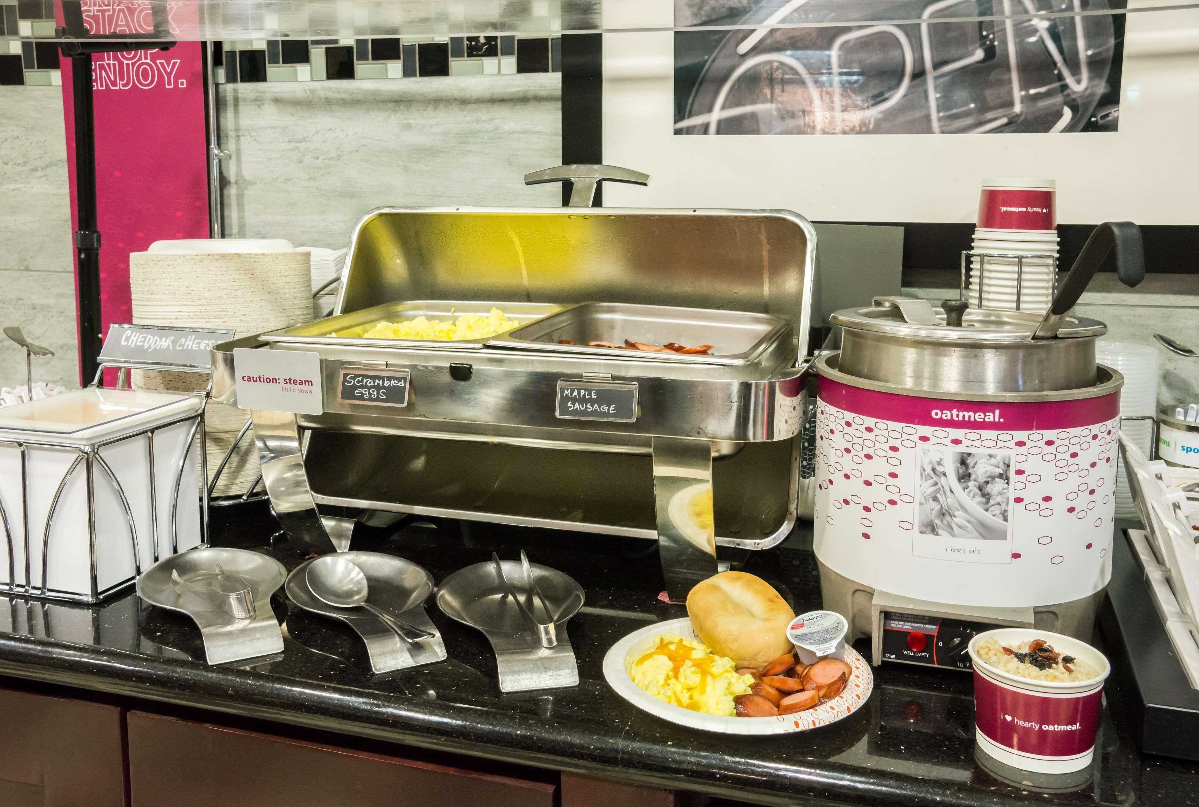 Hampton Inn & Suites Orlando-John Young Parkway/South Park Williamsburg Екстериор снимка